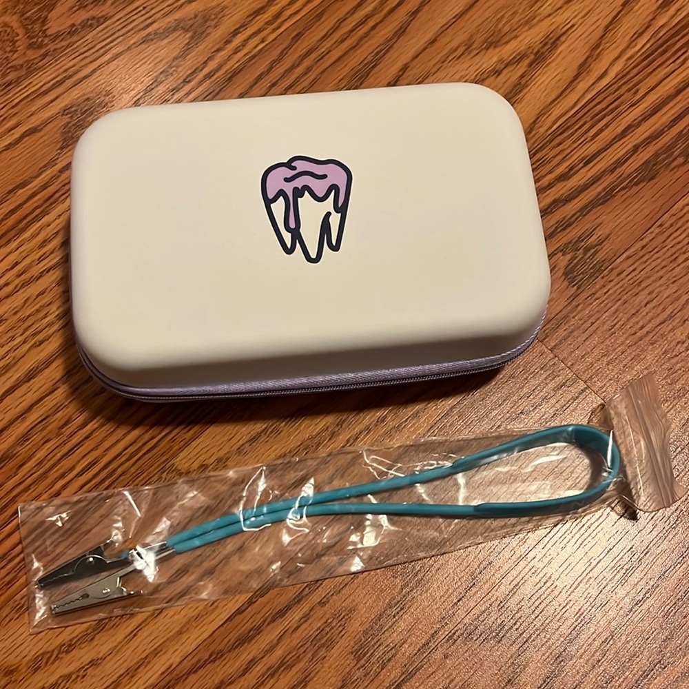 dental hygiene nation loupes case and bib strap
